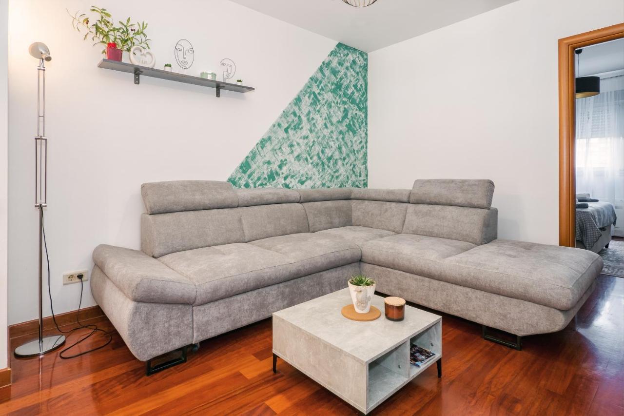Airy 2-Br Apt W/ Open Layout & Modern Design Apartment Split Ngoại thất bức ảnh