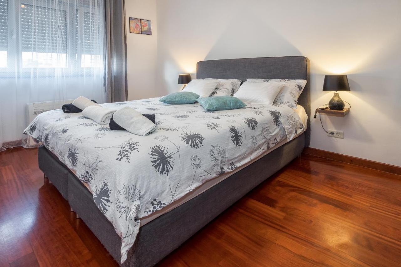 Airy 2-Br Apt W/ Open Layout & Modern Design Apartment Split Ngoại thất bức ảnh