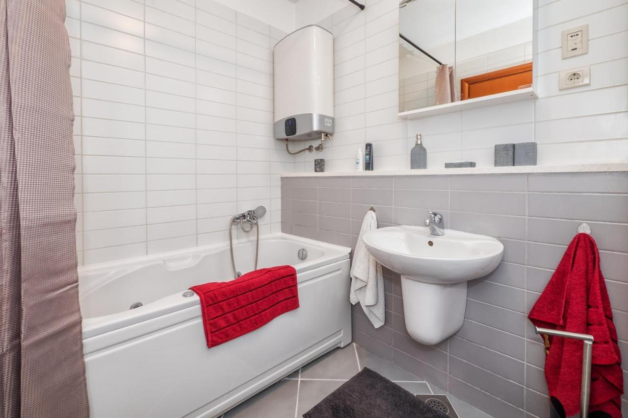 Airy 2-Br Apt W/ Open Layout & Modern Design Apartment Split Ngoại thất bức ảnh