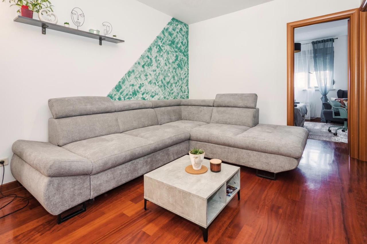Airy 2-Br Apt W/ Open Layout & Modern Design Apartment Split Ngoại thất bức ảnh