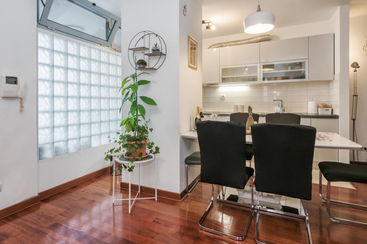 Airy 2-Br Apt W/ Open Layout & Modern Design Apartment Split Ngoại thất bức ảnh