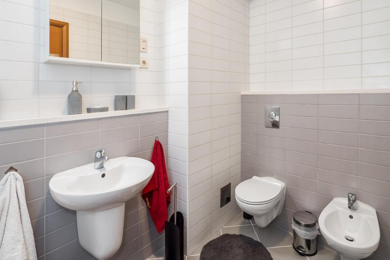 Airy 2-Br Apt W/ Open Layout & Modern Design Apartment Split Ngoại thất bức ảnh